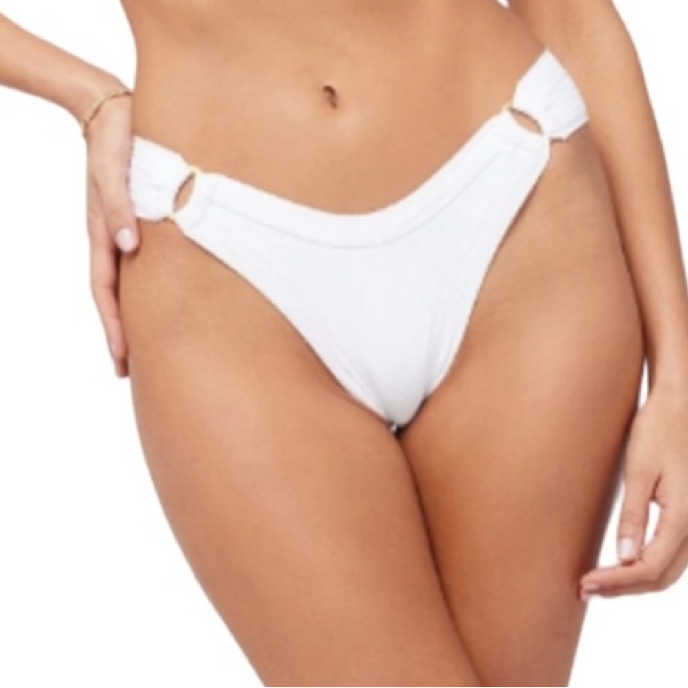 L*Space Anna Bikini Bottom Bitsy White
Style RHANB22 Size XL NWT!